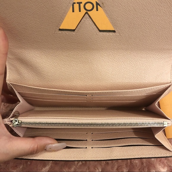 SOLD Authentic Louis Vuitton Epi Twist Wallet in Rose Ballerine - Picture 9 of 17